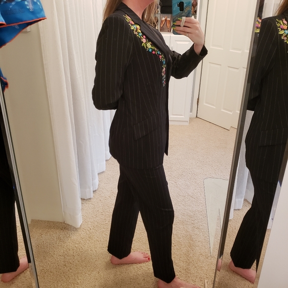 Escada Vintage Blazer Embroidered Pinstriped Size 10 NWT - Picture 5 of 16